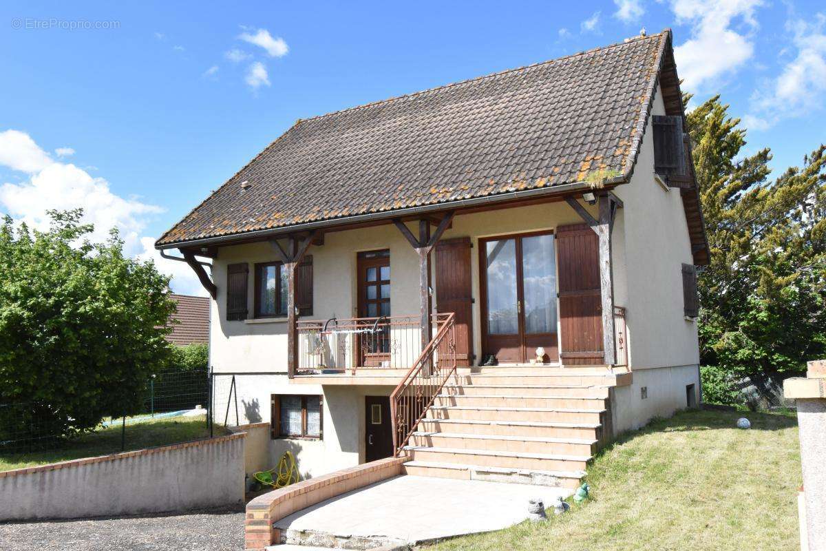 Maison à COSNE-COURS-SUR-LOIRE