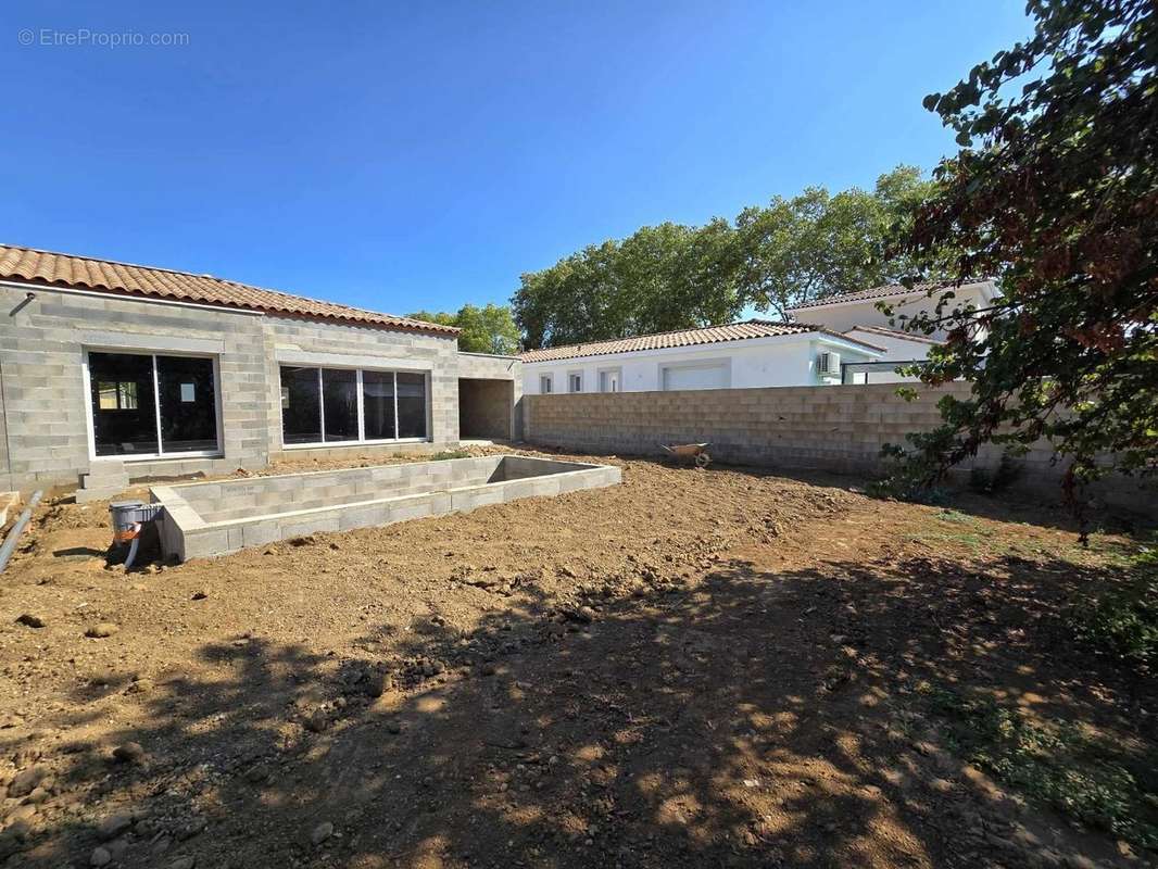 Maison à VILLENEUVE-LES-BEZIERS