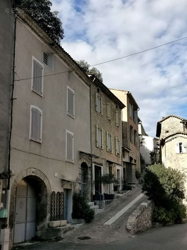 Maison à ENTRECASTEAUX