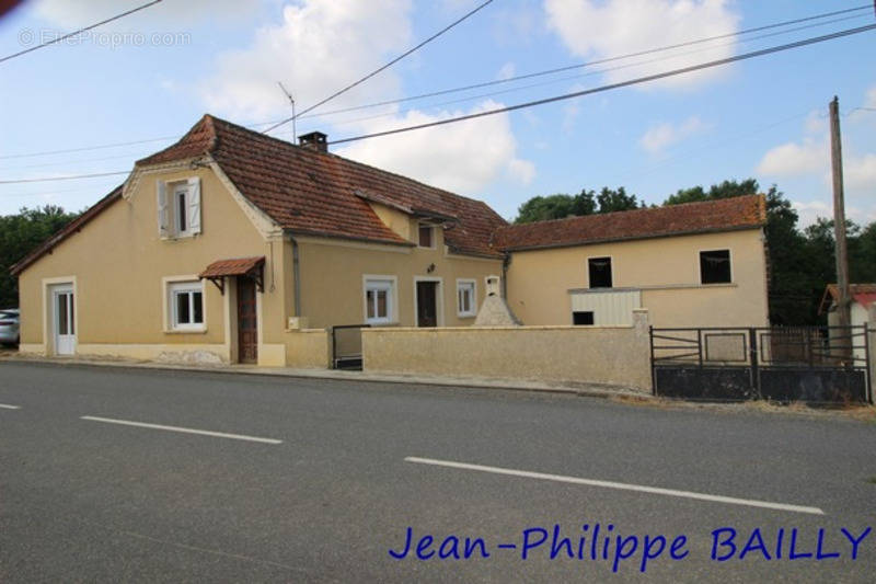 Maison à LEMBEYE