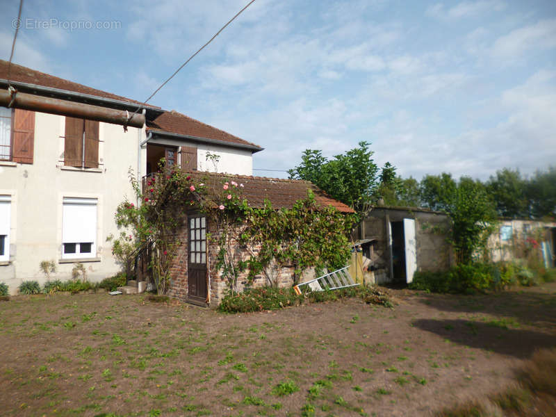 Maison à GUEUGNON