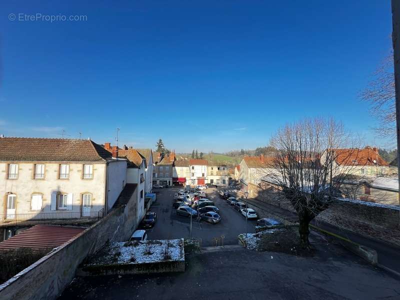 Appartement à LA CLAYETTE