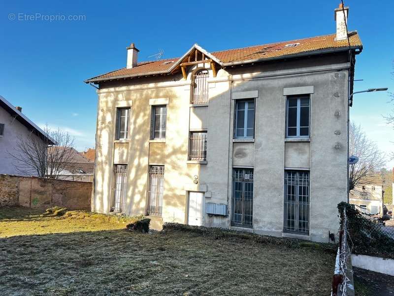 Appartement à LA CLAYETTE