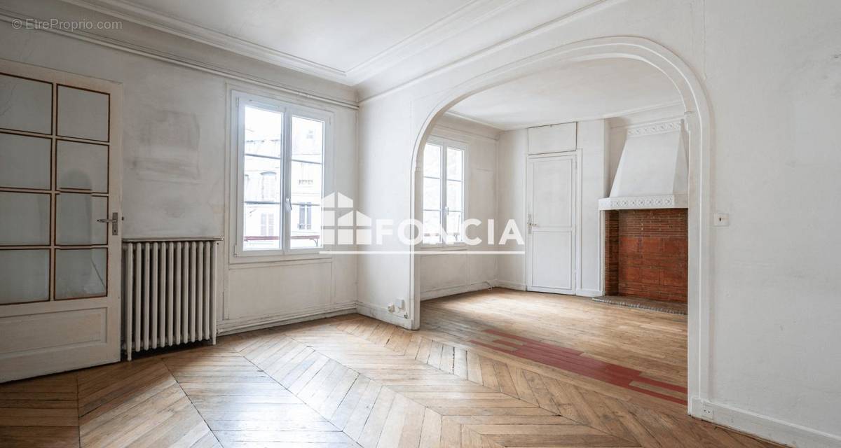 Appartement à PARIS-10E