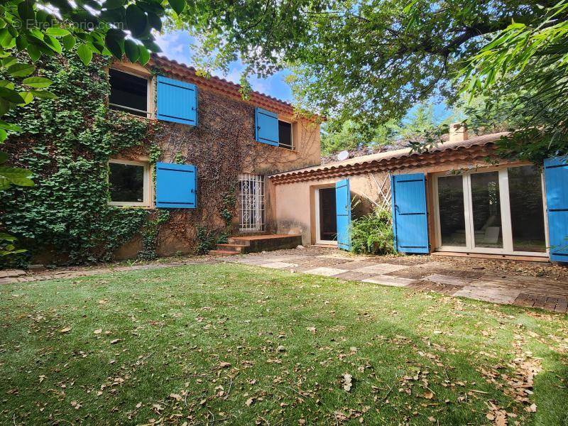 Maison à CHATEAUNEUF-LE-ROUGE