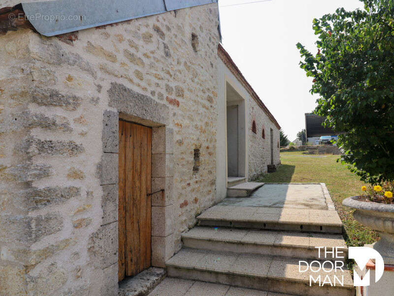 Maison à SAINT-CAPRAIS