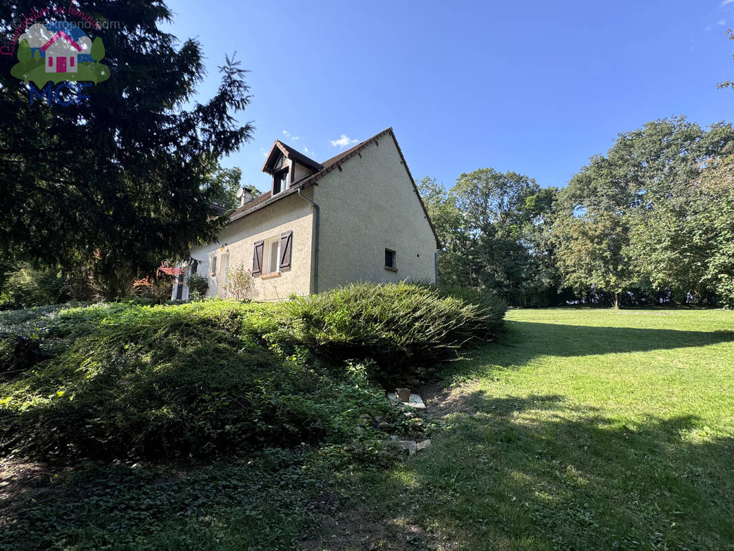 Maison à BUEIL