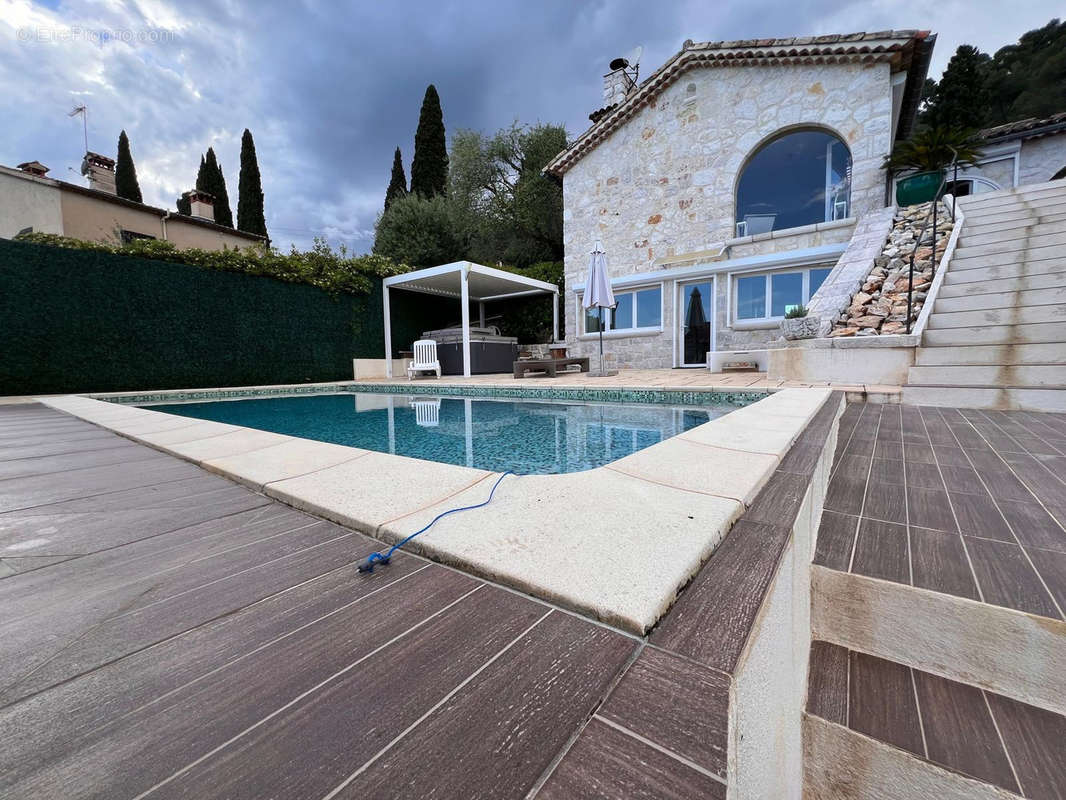 Maison à LA COLLE-SUR-LOUP