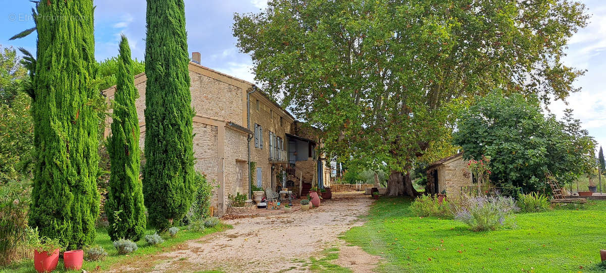 Maison à PERNES-LES-FONTAINES