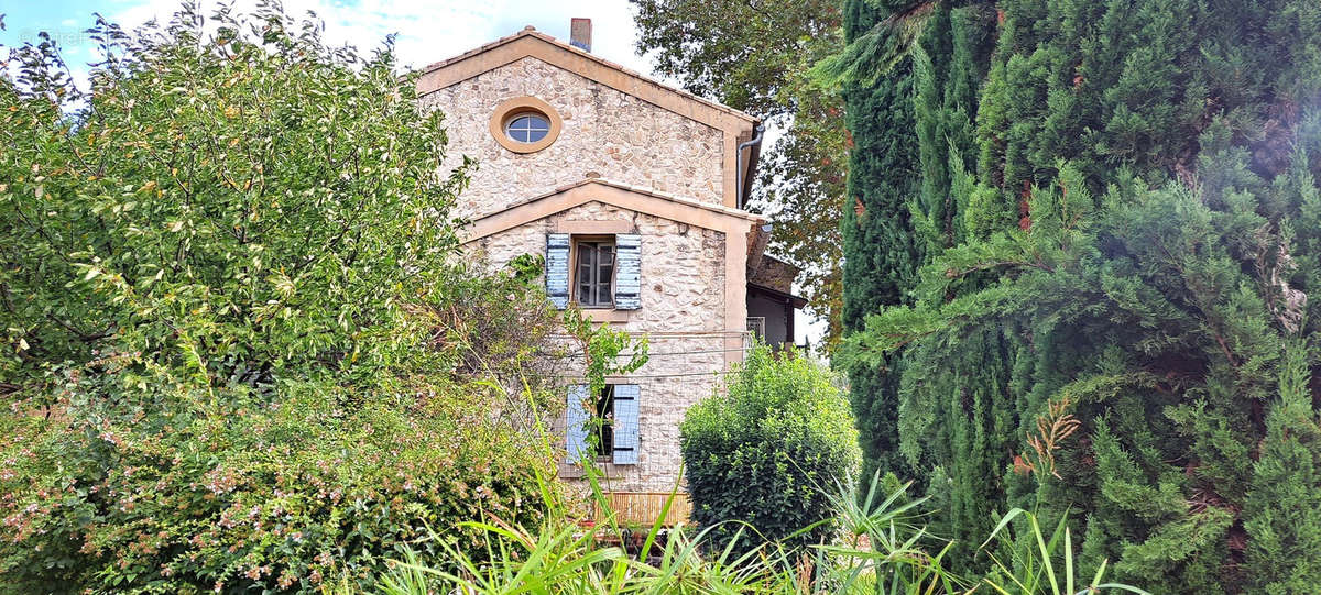 Maison à PERNES-LES-FONTAINES