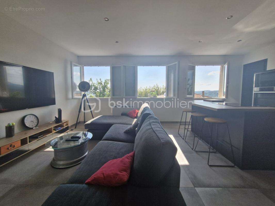 Appartement à FAYENCE