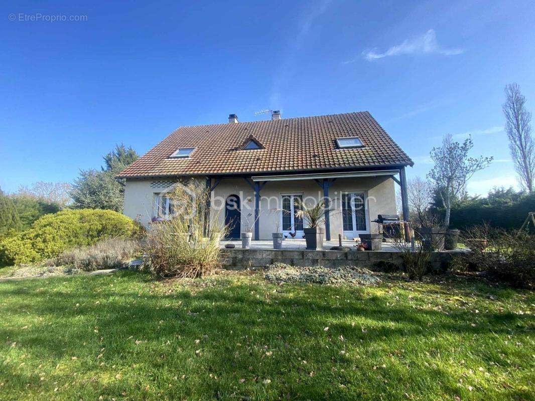 Maison à MAGNY-LE-DESERT