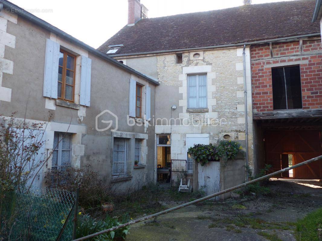 Maison à COURSON-LES-CARRIERES