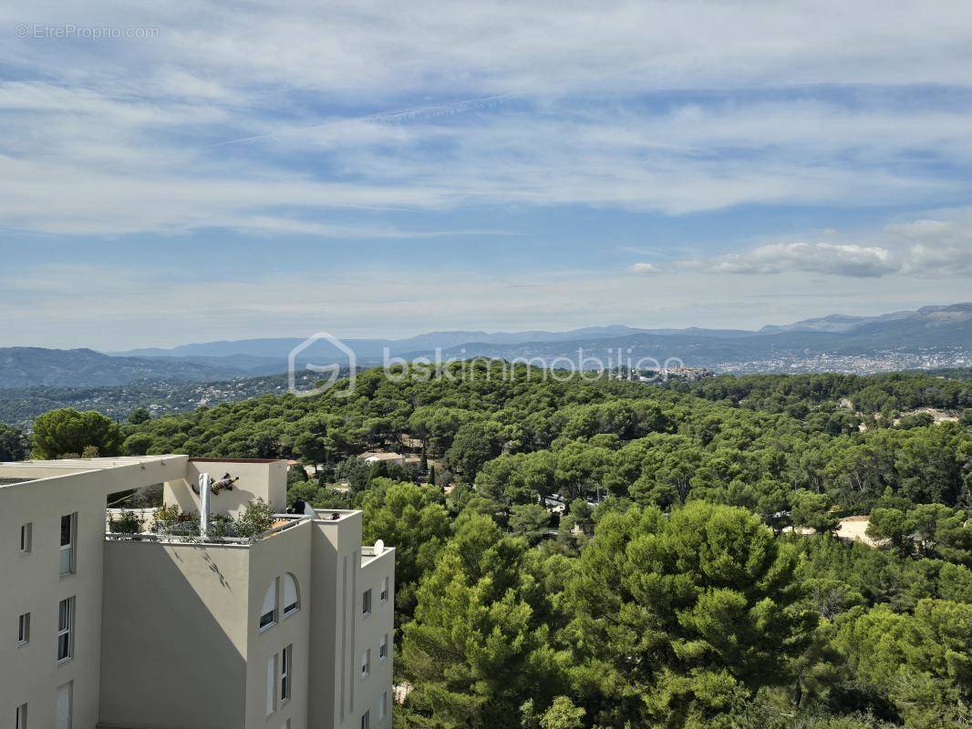 Appartement à MOUGINS