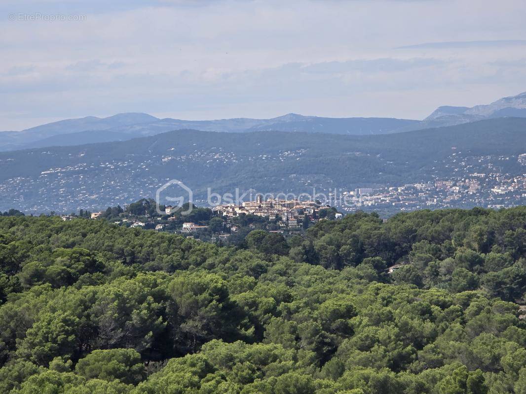 Appartement à MOUGINS