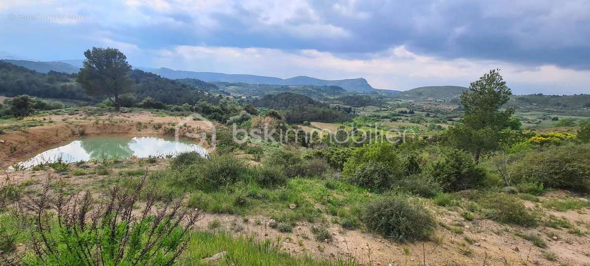 Terrain à VILLESEQUE-DES-CORBIERES