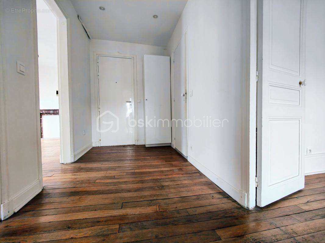 Appartement à PARIS-17E