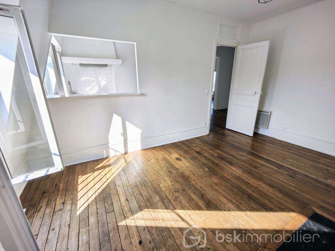 Appartement à PARIS-17E