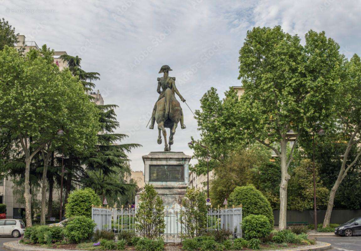 Appartement à NEUILLY-SUR-SEINE