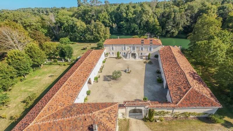 Maison à COGNAC