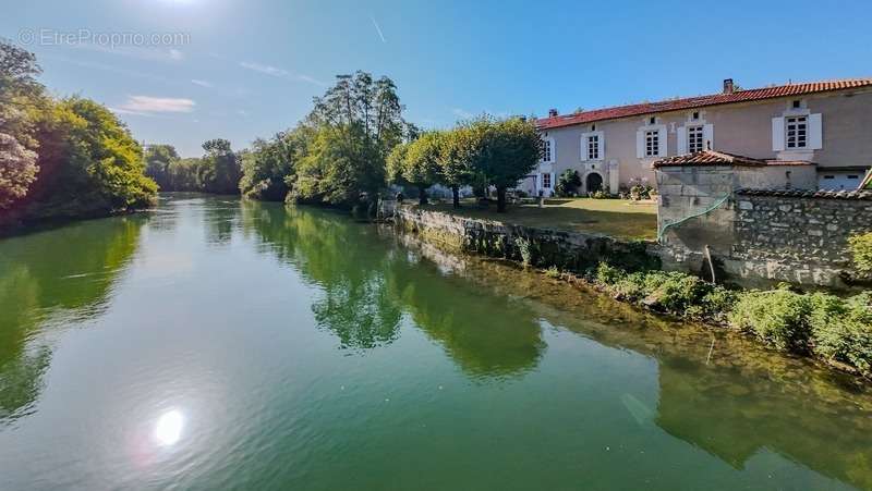 Maison à COGNAC