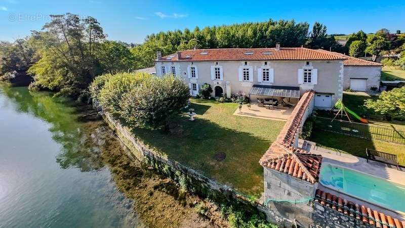 Maison à COGNAC