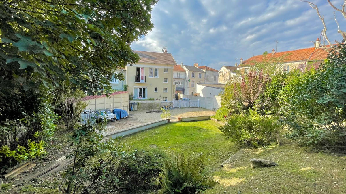 Maison à LIZY-SUR-OURCQ