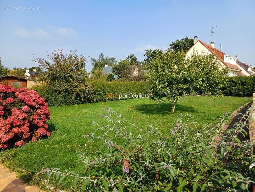 Terrain à LE MOLAY-LITTRY