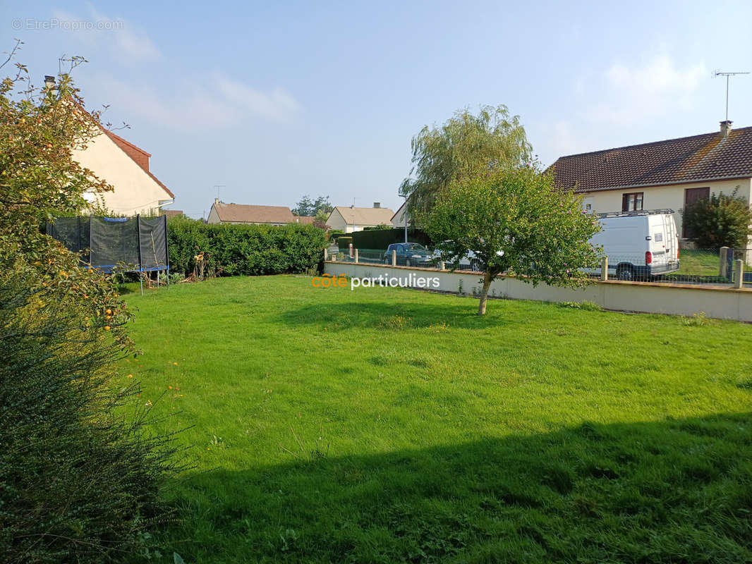 Terrain à LE MOLAY-LITTRY