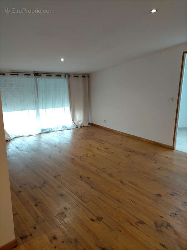 Appartement à AUNAY-SOUS-AUNEAU