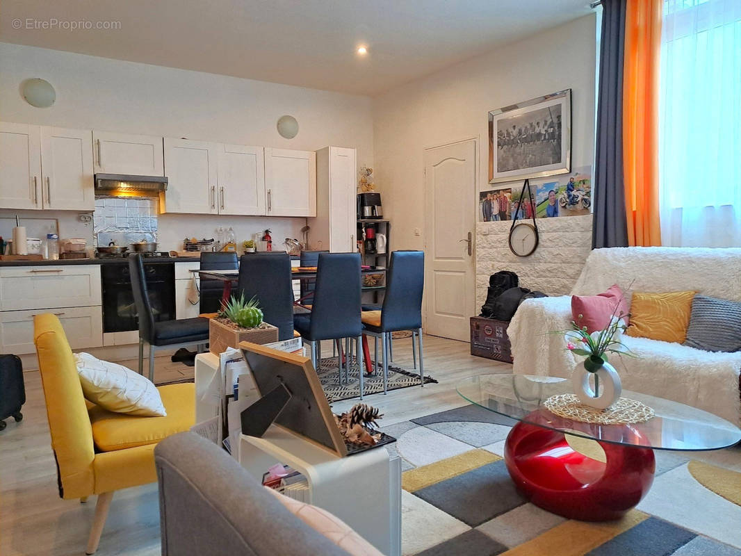 Appartement à AUNAY-SOUS-AUNEAU