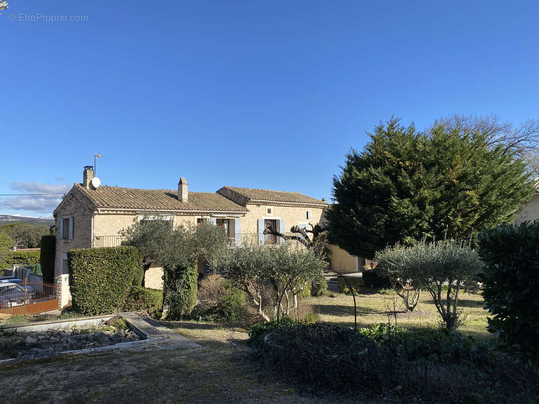 Maison à BOLLENE