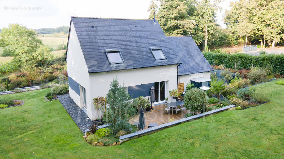 Maison à CHATEAUNEUF-SUR-SARTHE