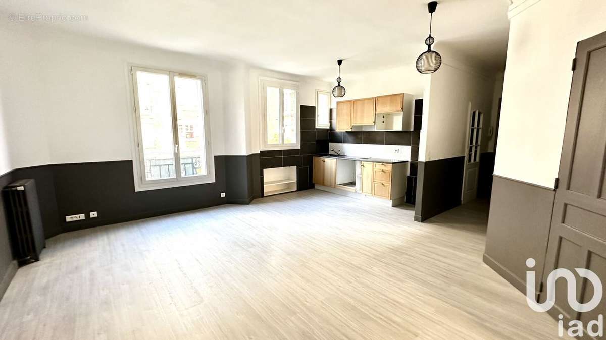 Photo 2 - Appartement à COURBEVOIE