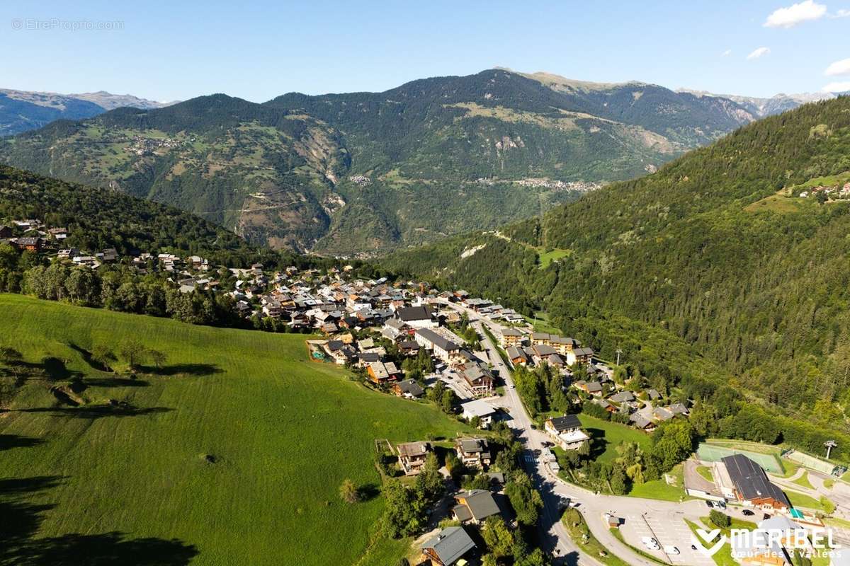 Appartement à LES ALLUES