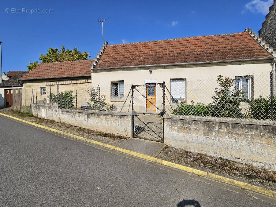 Maison à VAILLY-SUR-AISNE