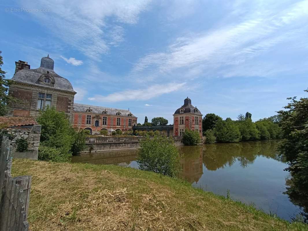 Maison à LA MOTHE-SAINT-HERAY