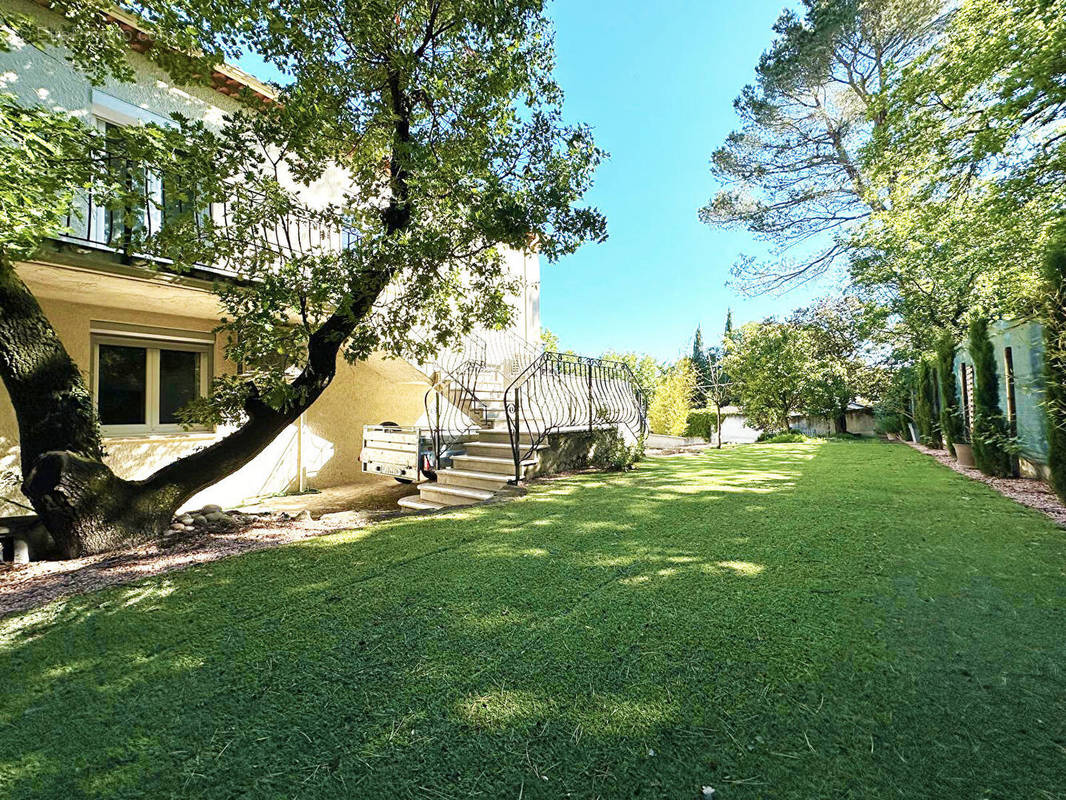 Appartement à L&#039;ISLE-SUR-LA-SORGUE