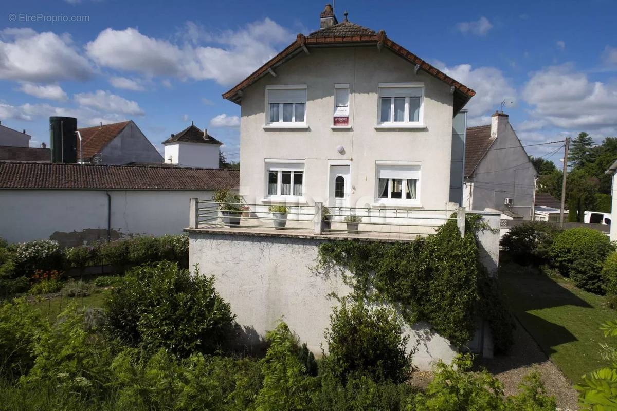 Maison à VERDUN-SUR-LE-DOUBS