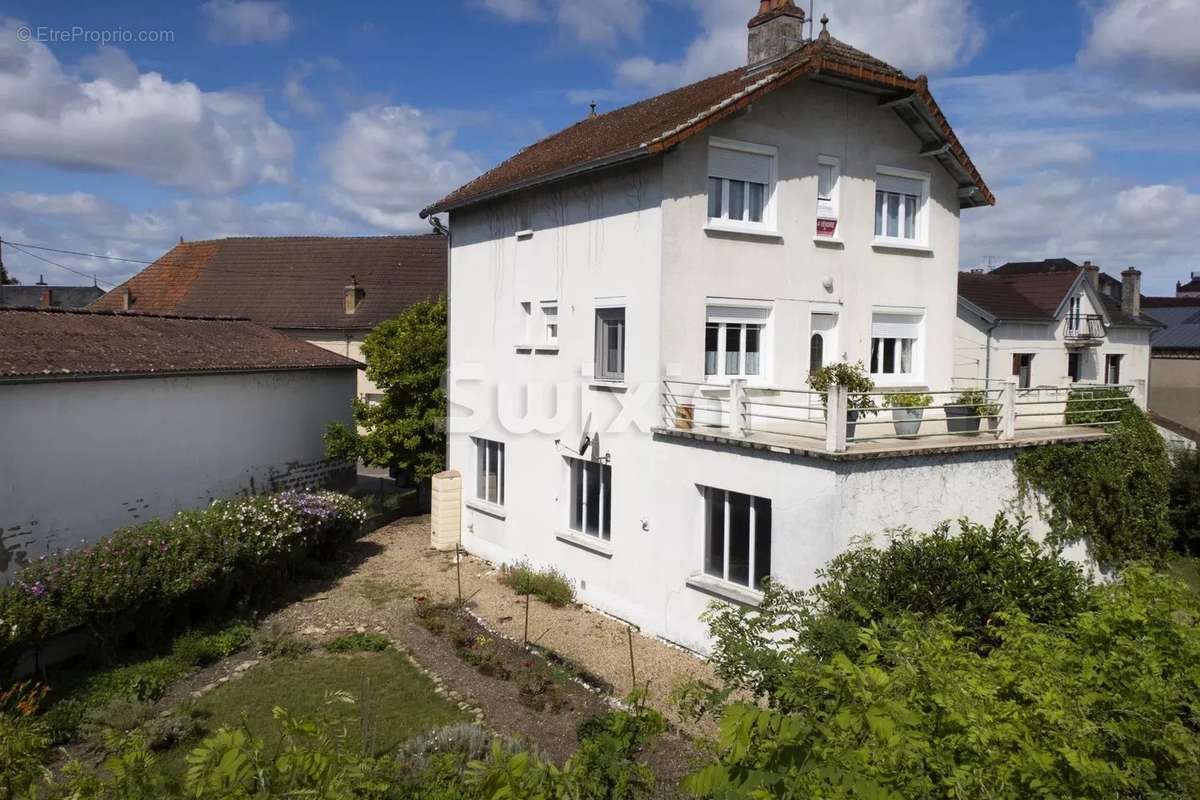 Maison à VERDUN-SUR-LE-DOUBS