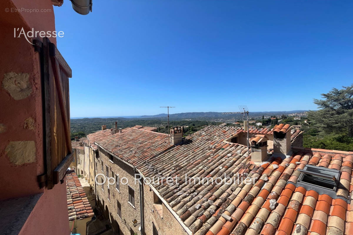 Maison à CHATEAUNEUF-GRASSE