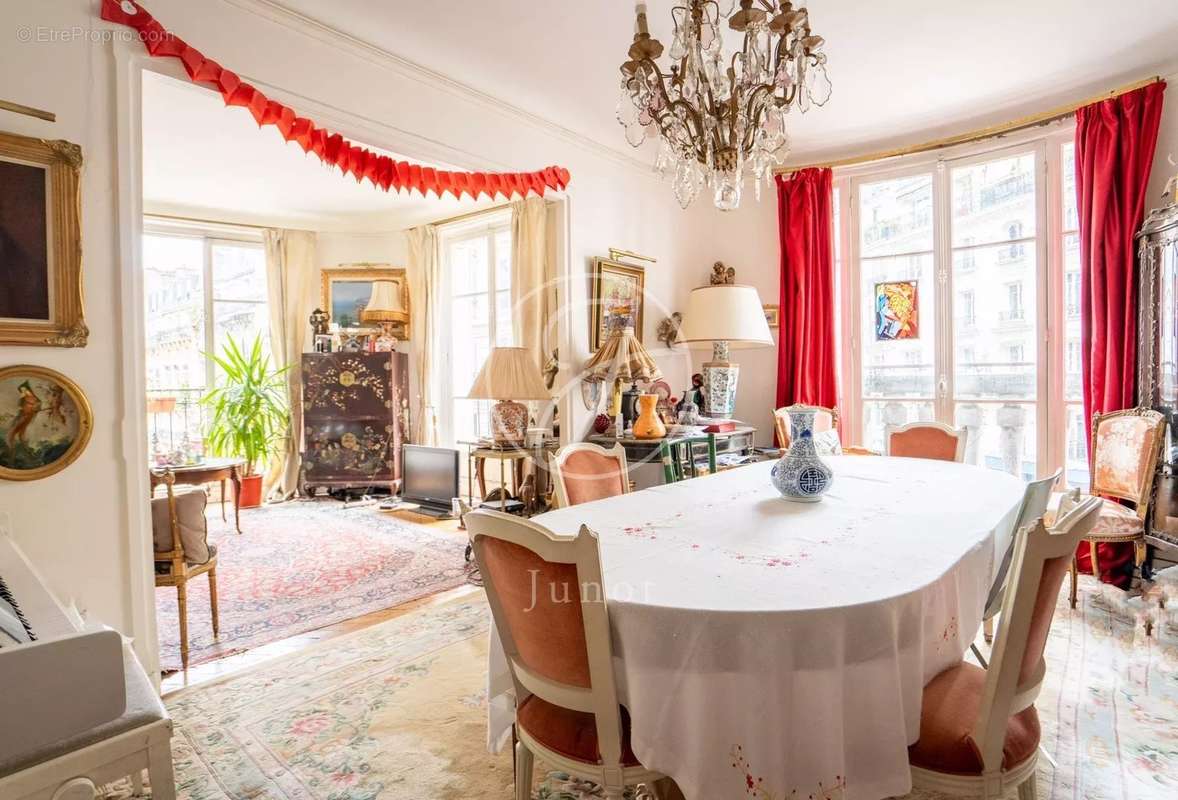 Appartement à PARIS-18E