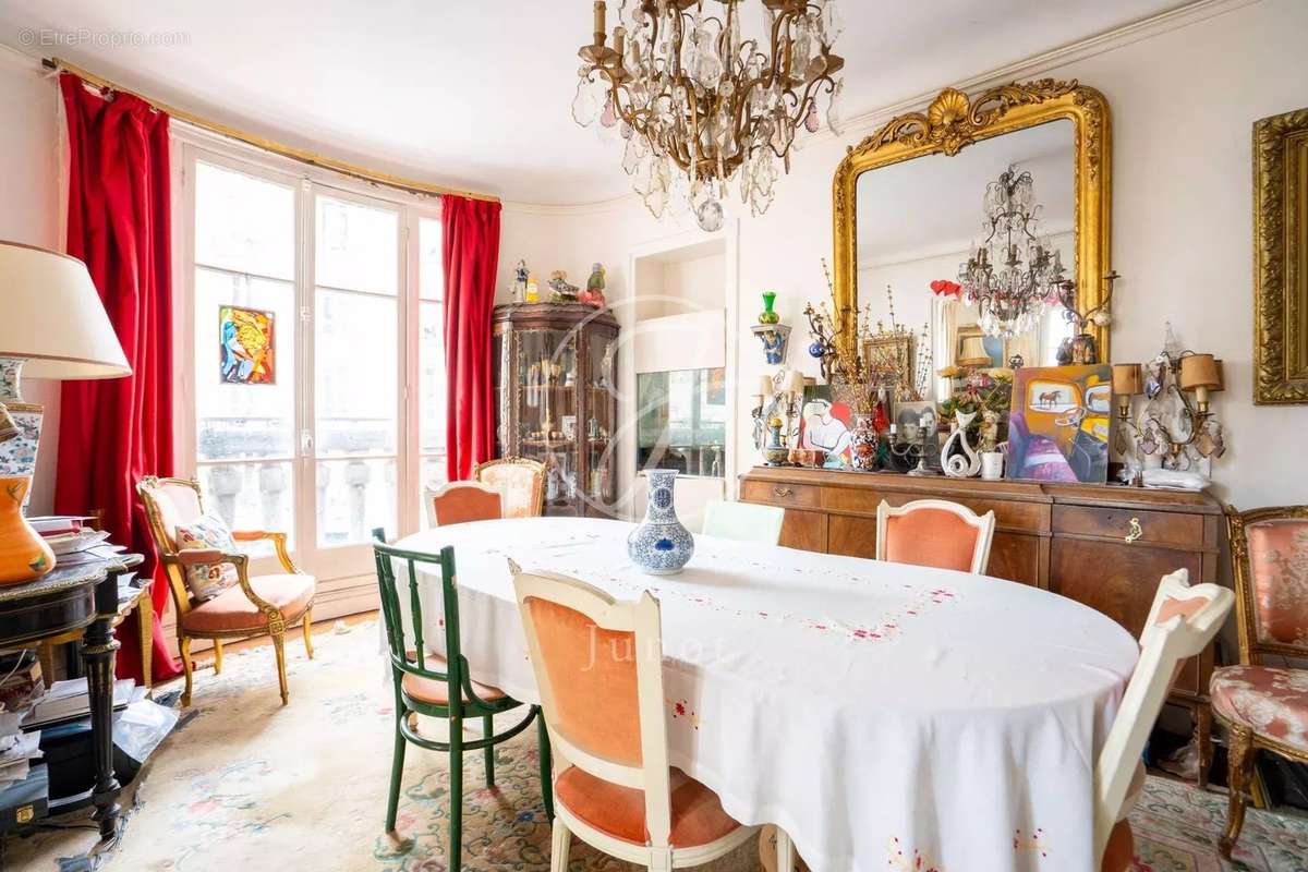 Appartement à PARIS-18E