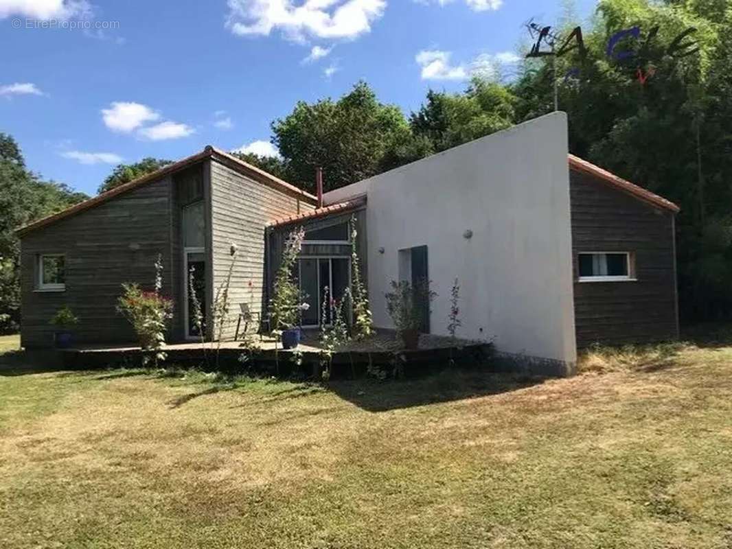 EXTERIEUR PERREAU - Maison à VILLIERS-EN-PLAINE