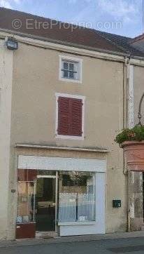 Maison à SAINT-BONNET-DE-JOUX