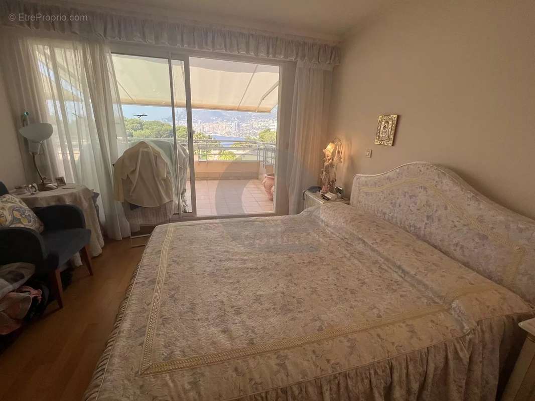 Appartement à ROQUEBRUNE-CAP-MARTIN