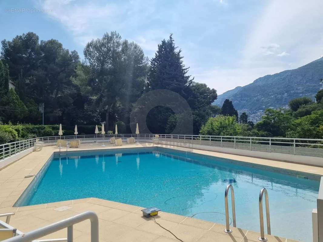 Appartement à ROQUEBRUNE-CAP-MARTIN