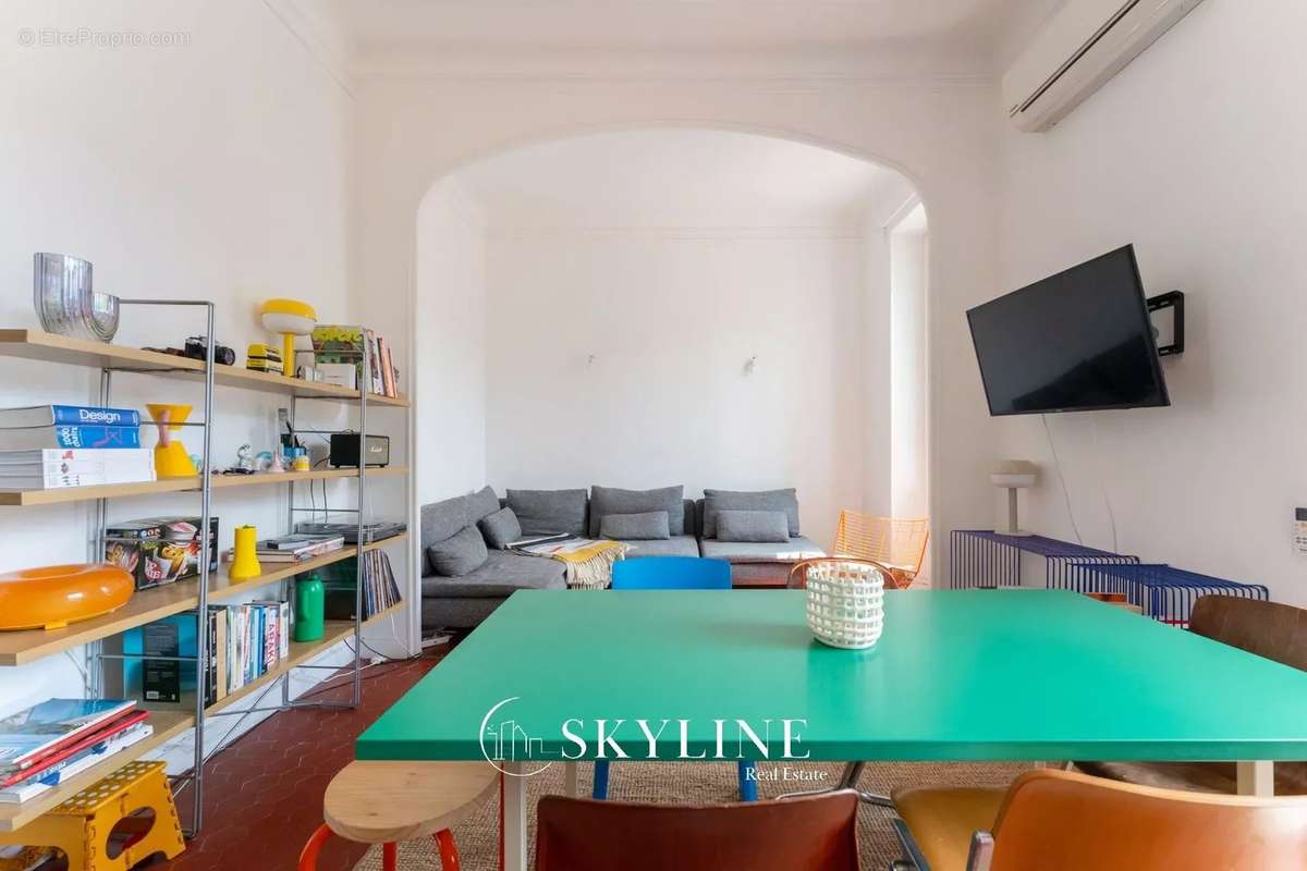 Appartement à MARSEILLE-4E