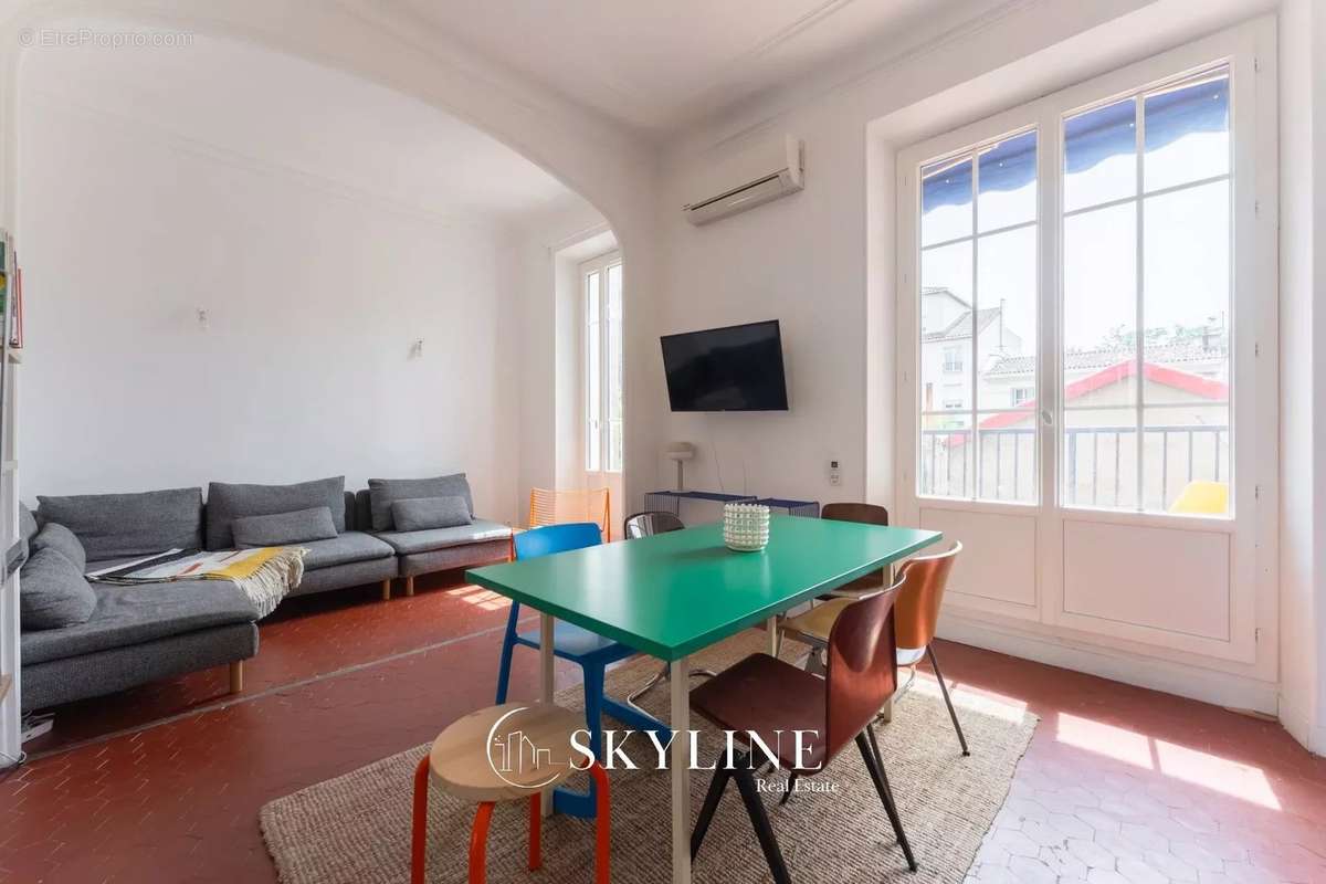 Appartement à MARSEILLE-4E