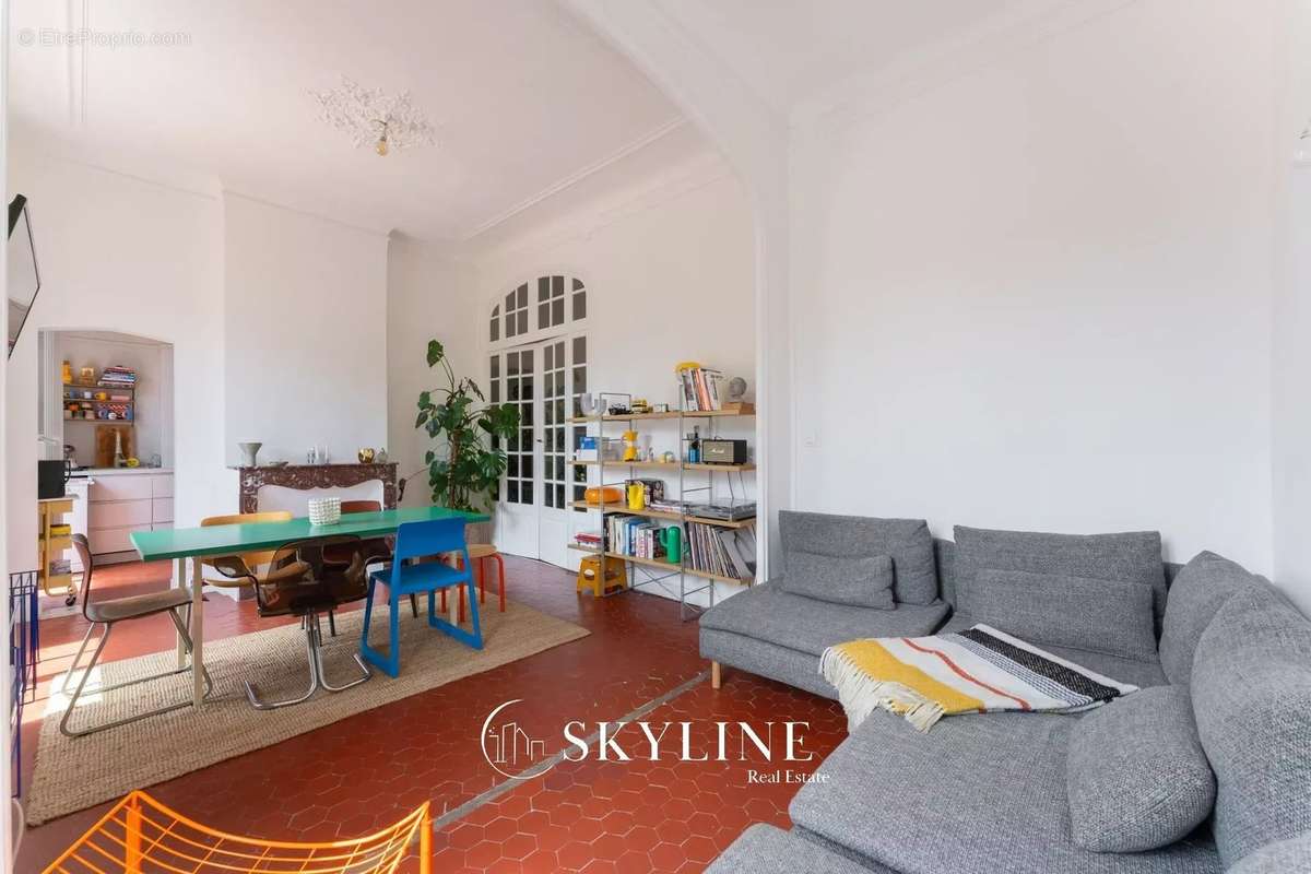 Appartement à MARSEILLE-4E